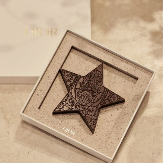 【出会えた一点物】DIOR エトワールドヴァンディアネクリス DIOR FINE JEWELLERY 】新作「エトワール デ ヴァン