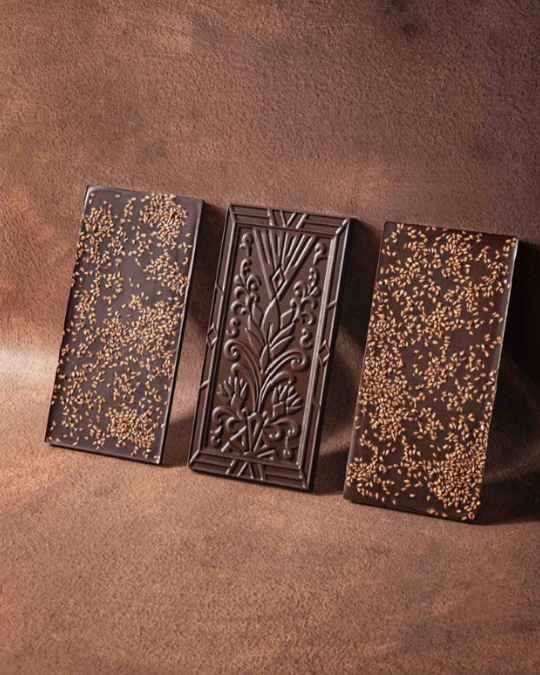 ニナ・メタイエ 梅干し胡麻 ダークチョコレート62% タブレット 80g
