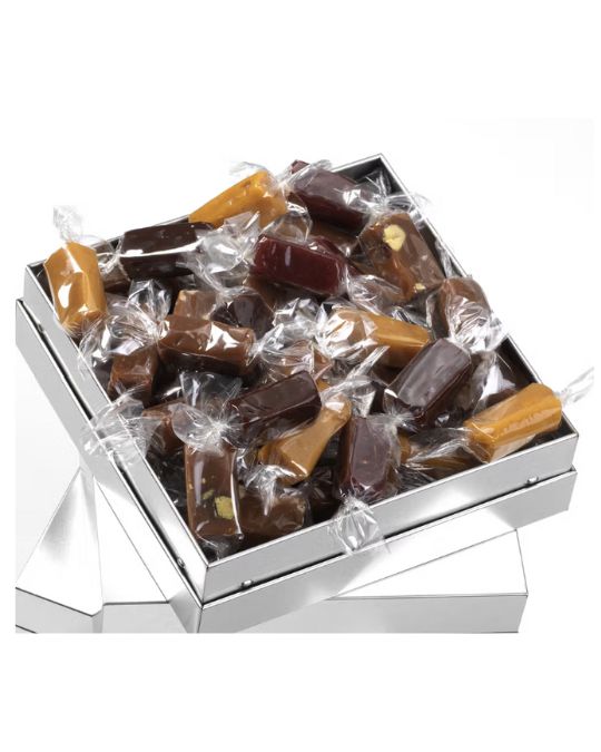 ジャック・ジュナンの職人技が光るカラメル。香料不使用、季節で変わる豊かな風味が魅力のエレガントな逸品。