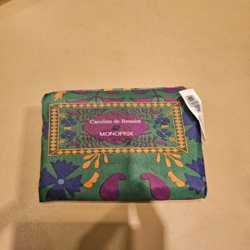 日本未入荷のMonoprix限定エコバッグ。Vincent Darré、Caroline Benoist、Incertiによるレアなデザインが魅力。フランス現地でも入手困難！数量限定、セット購入でさらにお得に。