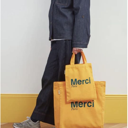 パリ発merciのイエロー×ブルーカナールのトートバッグ